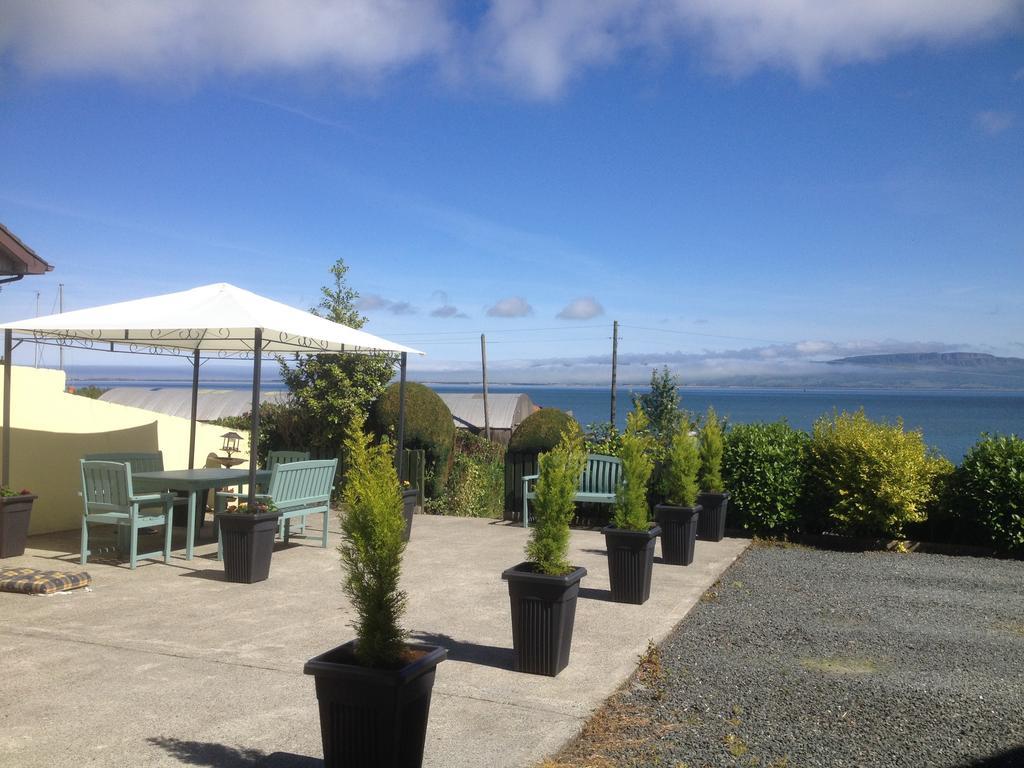 Admiralty House Bed & Breakfast Moville Dış mekan fotoğraf