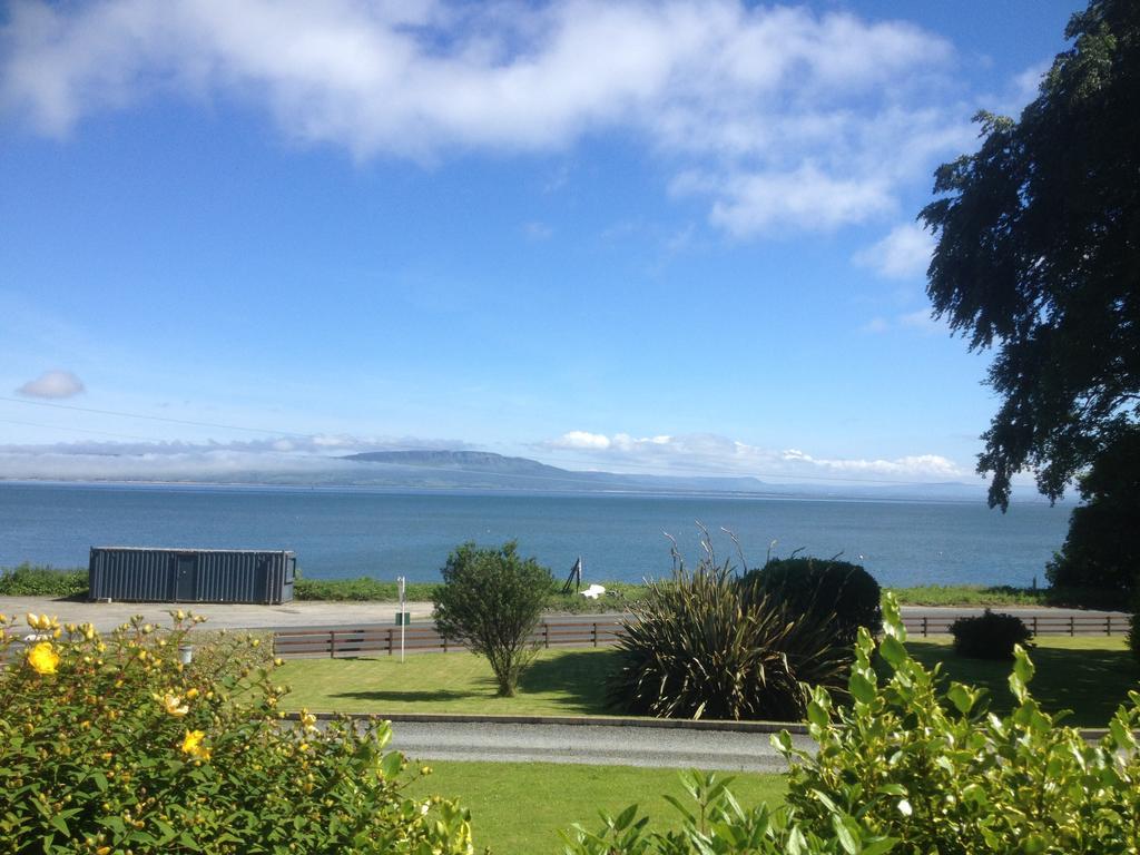 Admiralty House Bed & Breakfast Moville Dış mekan fotoğraf