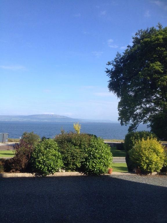 Admiralty House Bed & Breakfast Moville Dış mekan fotoğraf
